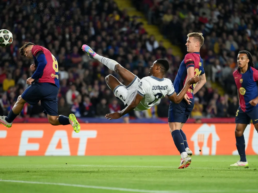 tai-nang-tre-yamal-hay-nhat-the-gioi-va-co-hoi-gianh-qua-bong-vang (2).jpg