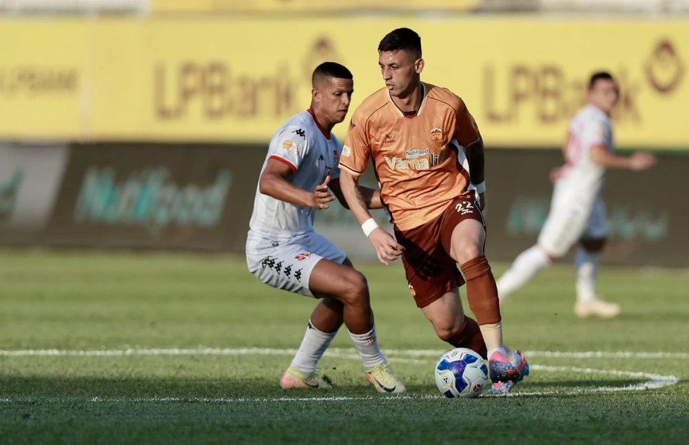 b-binh-duong-tham-bai-va-chung-ket-som-o-vong-21-v-league (4).jpg