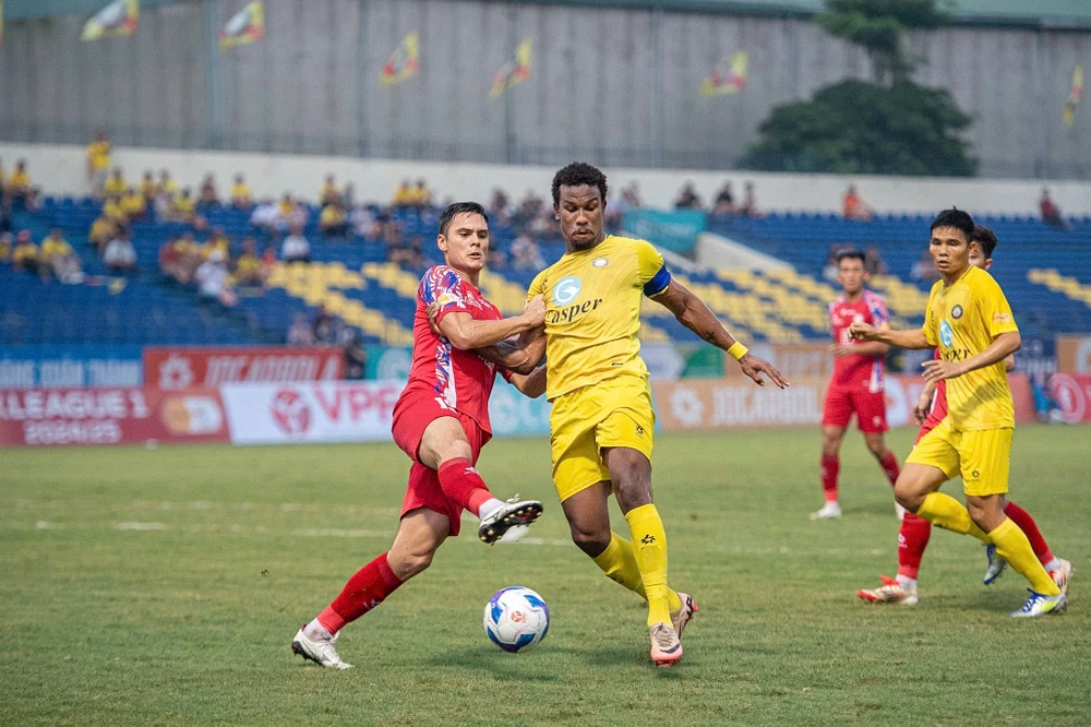 som-lo-dien-nha-vo-dich-v-league-2024-2025 (4).jpg