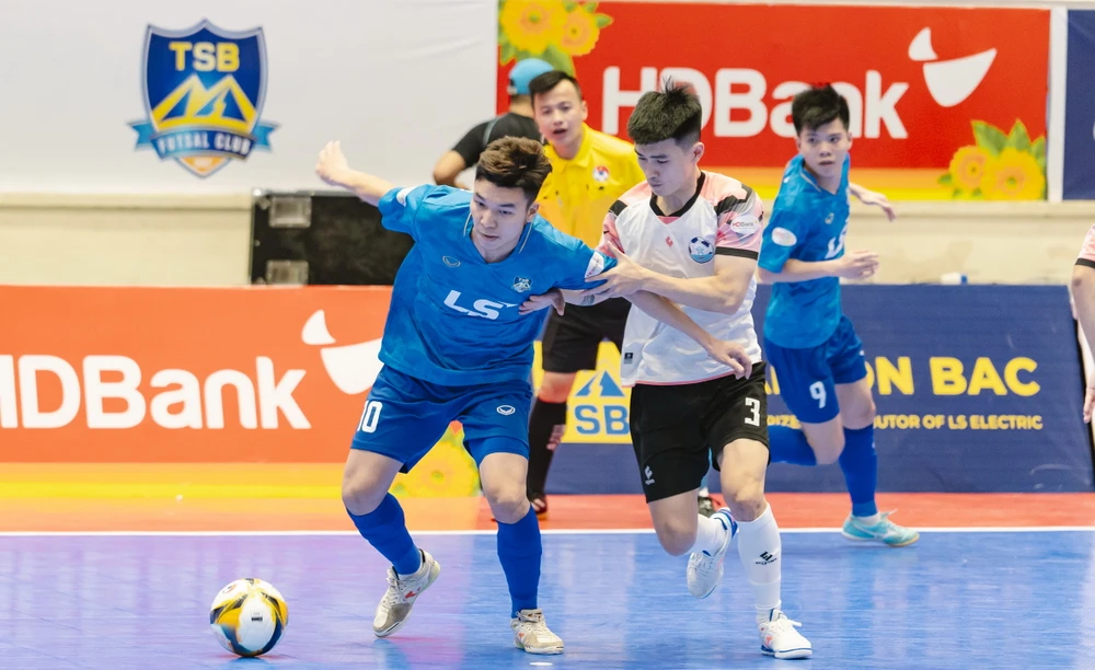 doc-dao-xam-va-rap-trong-cuoc-choi-lon-cua-giai-futsal-hdbank-vdqg (1).jpg