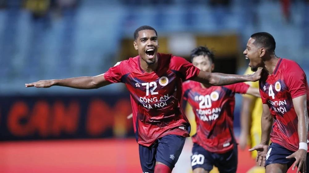 clb-cong-an-ha-noi-nan-gan-doi-thu-lon-thai-lan (4).jpg