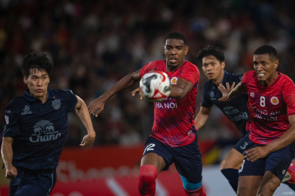 buriram-de-doa-clb-cong-an-ha-noi-o-cuoc-tai-dau (2).jpg