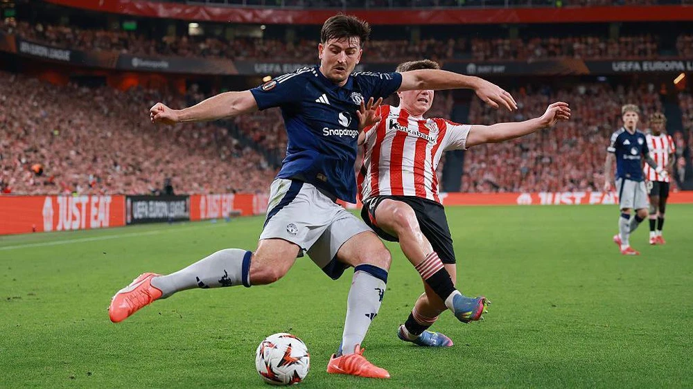 hlv-ruben-amorim-bo-tien-tui-mua-ve-cho-nguoi-than-cau-thu-mu-xem-chung-ket (4).jpg