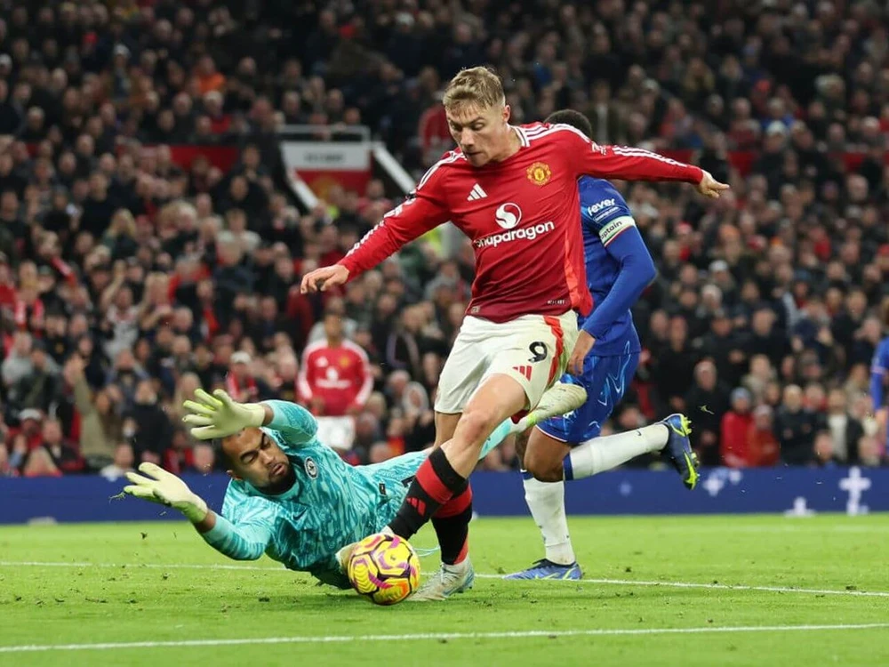 mua-giai-tham-hoa-cua-mu-va-nguy-co-lon-o-chung-ket-europa-league (6).jpg