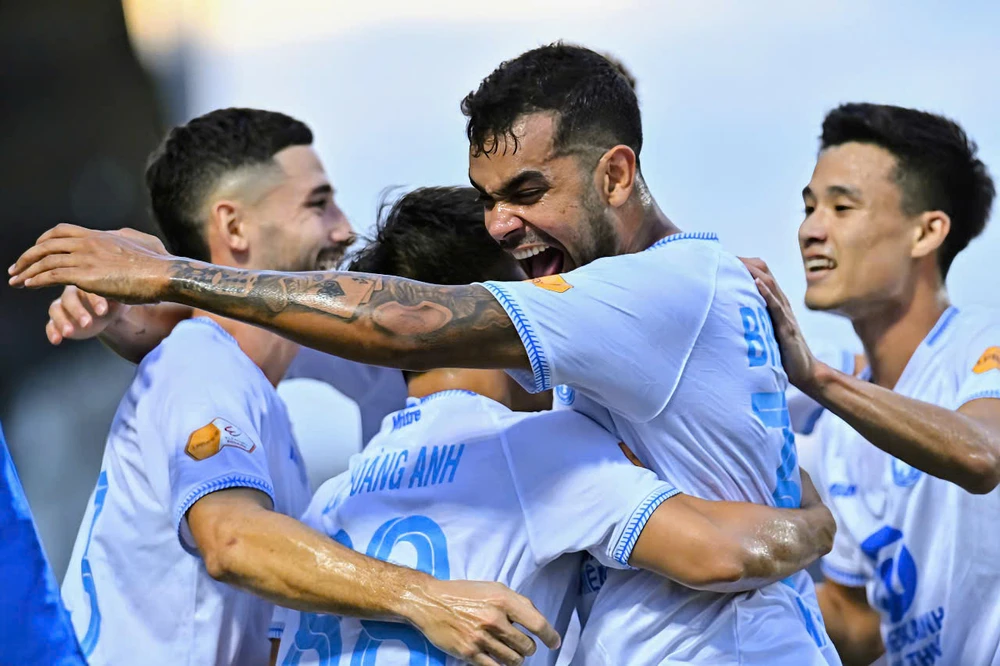 ha-gia-lai-va-diep-vu-bat-kha-thi-o-san-thien-truong (1).jpg