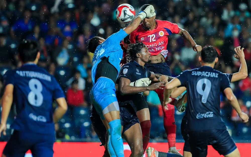 thu-mon-nguyen-filip-xin-loi-nguoi-ham-mo (2).jpg