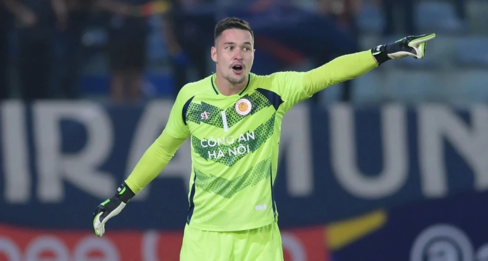 thủ môn Nguyễn Filip