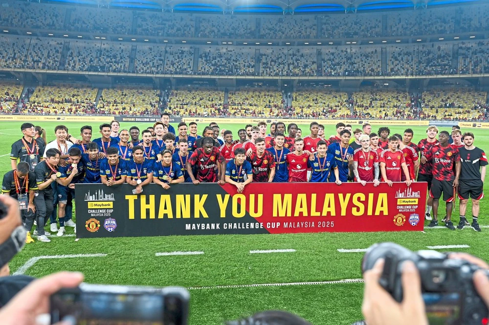 hlv-kim-sang-sik-gay-sot-o-malaysia (1).jpg