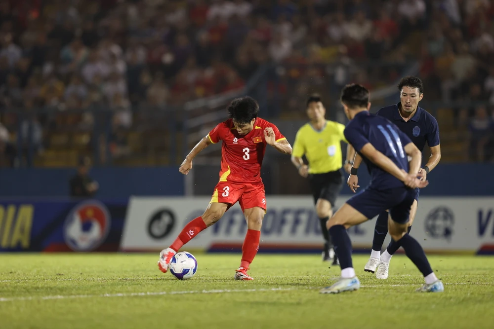 doi-tuyen-viet-nam-giai-bai-toan-tan-cong-o-malaysia (2).jpg