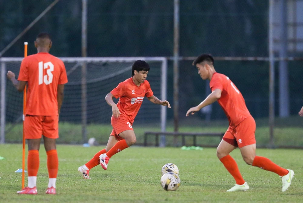 doi-tuyen-viet-nam-va-3-ngay-ren-luyen-cuoi-cung-tren-dat-khach-malaysia (3).jpg