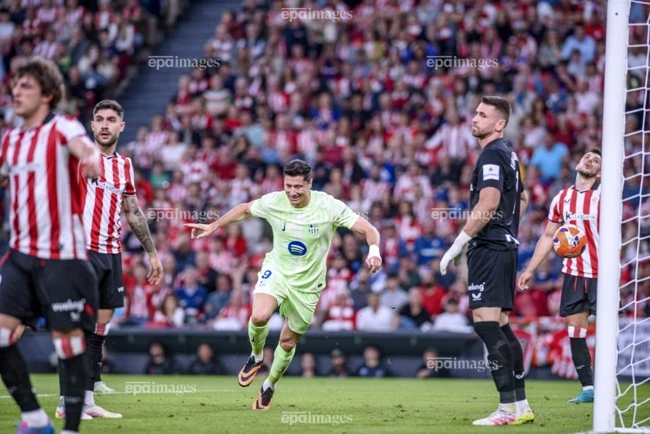 bi-tuoc-bang-doi-truong-lewandowski-khong-len-tuyen-ba-lan (1).jpg