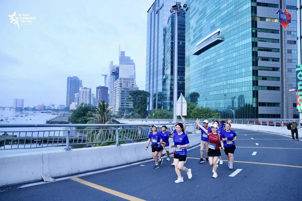 gan-6-000-vdv-dong-hanh-voi-su-kien-100-nam-ngay-bao-chi-cach-mang-viet-nam (14).jpg