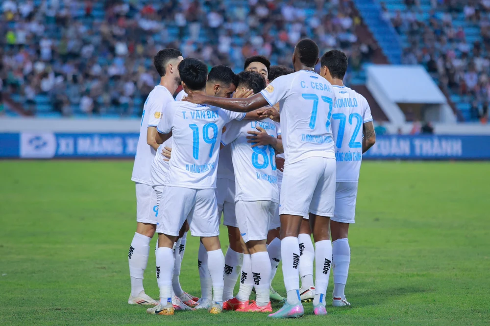 nam-dinh-vo-dich-v-league-khong-nho-may-man (1).jpg