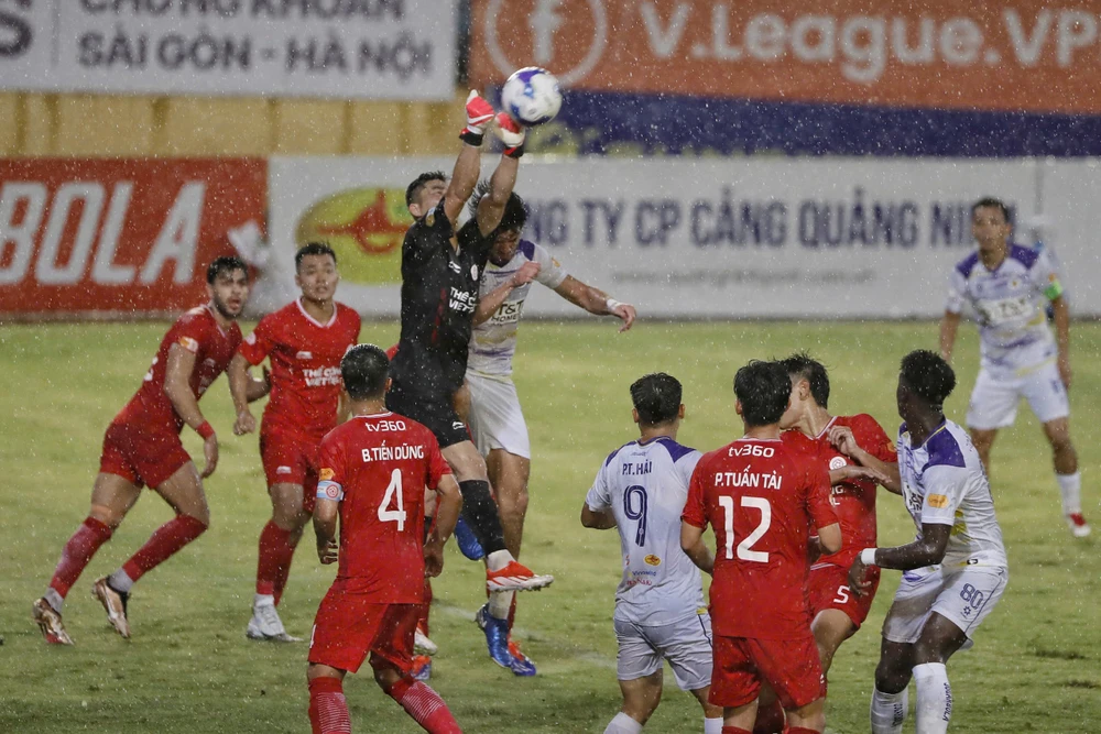 nhung-ban-thang-la-khien-cuoc-dua-tru-hang-v-league-kho-luong (2).jpg