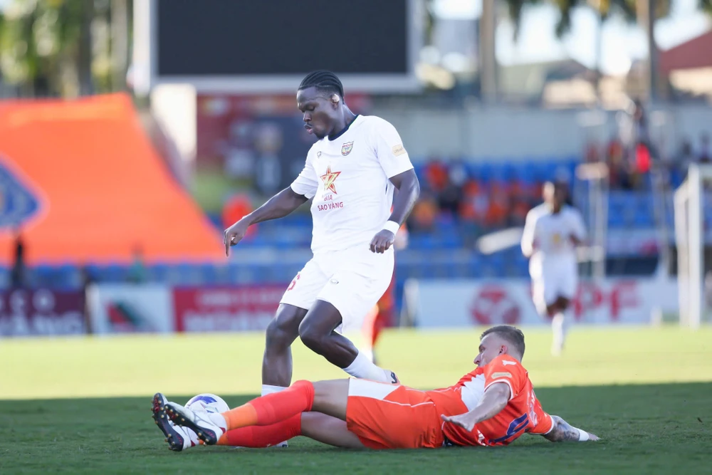 nhung-ban-thang-la-khien-cuoc-dua-tru-hang-v-league-kho-luong (4).jpg