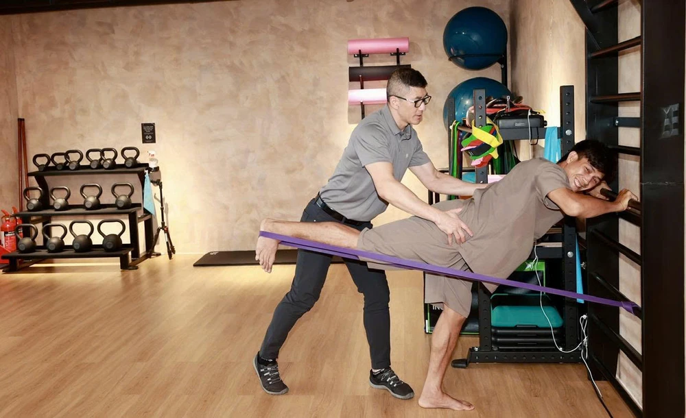 cac-tuyen-thu-bong-chuyen-tap-hoi-phuc-voi-chuyen-gia-ngoai-o-evolve (6).jpg