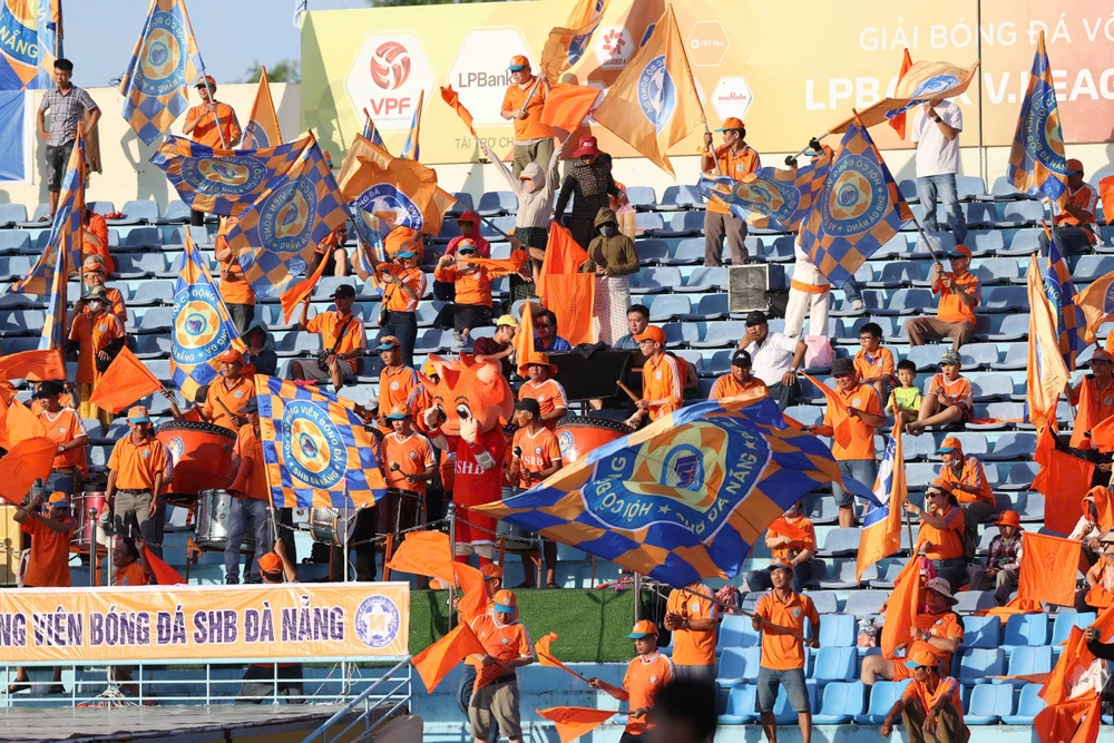 10-ti-dong-cho-cong-phuong-va-dong-doi-clb-binh-phuoc-de-thang-shb-da-nang (3).jpg