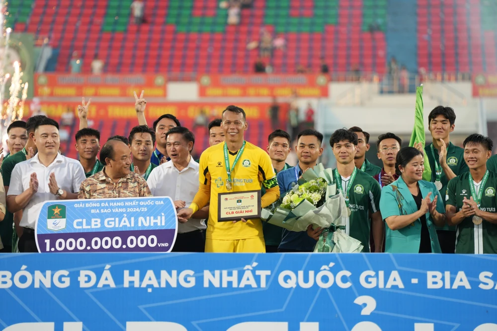 thu-mon-tan-truong-mong-moi-viet-tiep-lich-su-o-tran-play-off (5).jpg