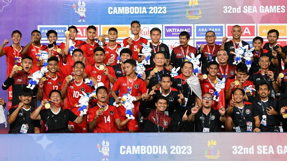 chu-nha-indonesia-canh-giac-nha-vo-dich-viet-nam-va-thai-lan (1).jpg