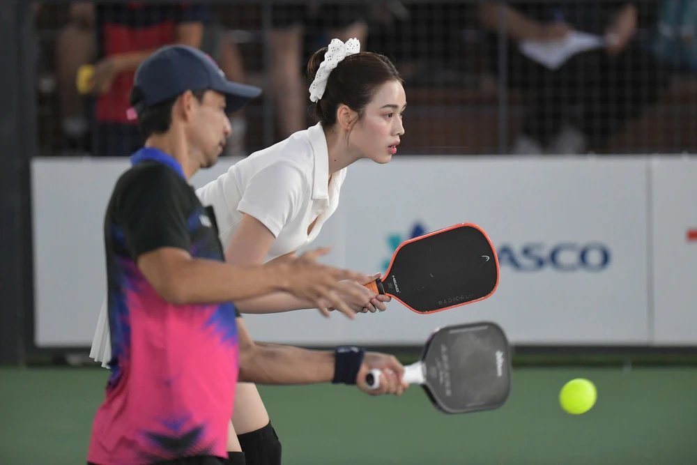 hoa-hau-a-hau-va-nhung-bong-hong-tren-san-dau-pickleball-tranh-giai-hon-1-ti-dong (12).jpg