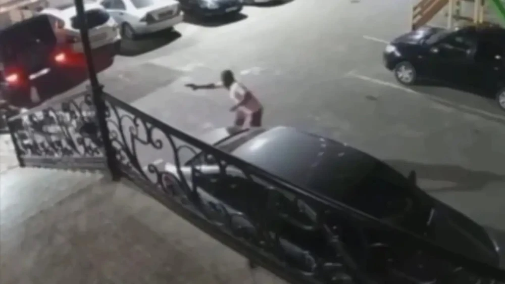 nguyen-nhan-vo-si-mma-noi-tieng-nguoi-nga-bi-trung-5-phat-dan-ngay-truoc-cua-nha (2).jpg