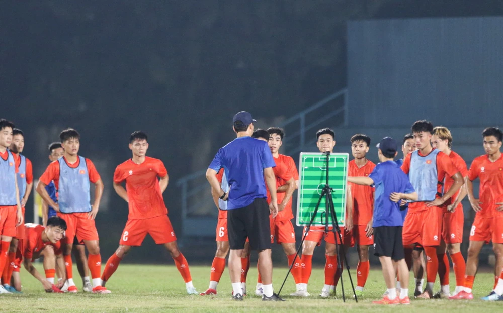 doi-tuyen-u-23-viet-nam-bat-ngo-gap-ton-that-lon-truoc-tran-ra-quan (2).jpg