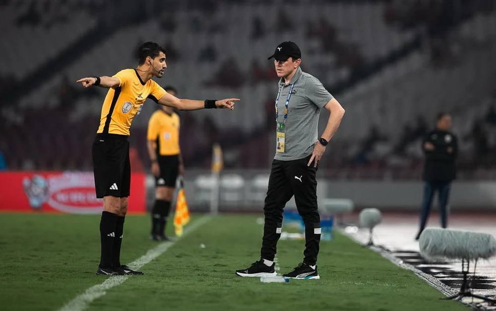 javier-mariona-philippines-ghi-ban-chu-nha-indonesia-thi-khong (1).jpeg