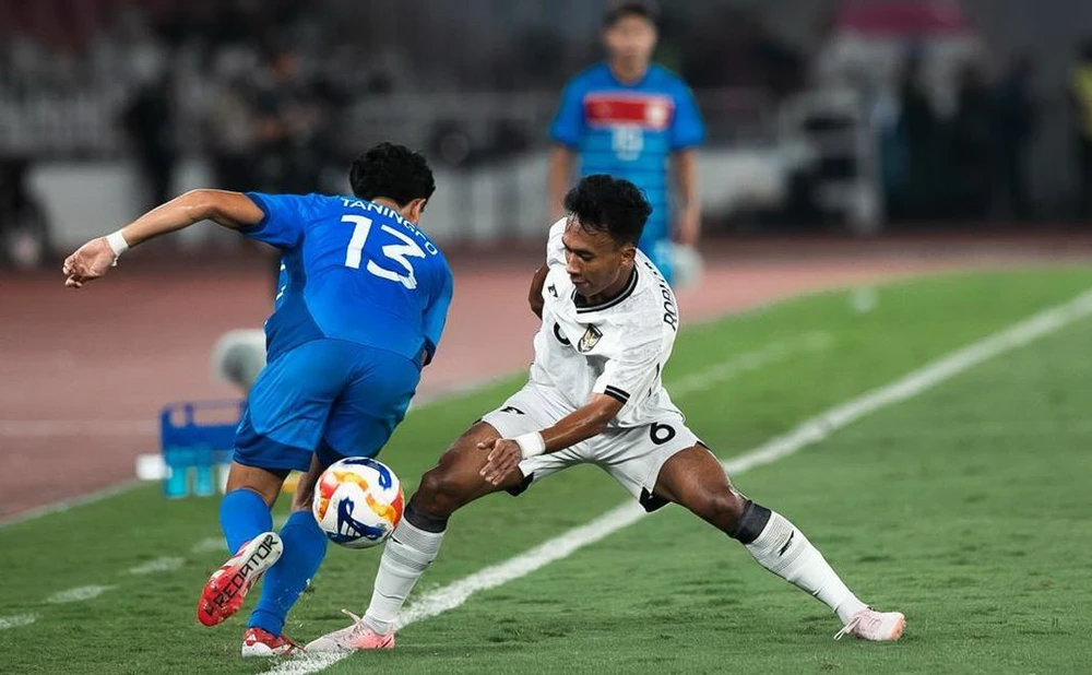 javier-mariona-philippines-ghi-ban-chu-nha-indonesia-thi-khong (2).jpeg