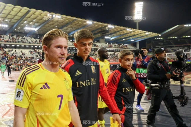 dut-ao-khoi-man-city-tien-ve-bruyne-phieu-du-voi-nha-vo-dich-nuoc-y (1).jpg