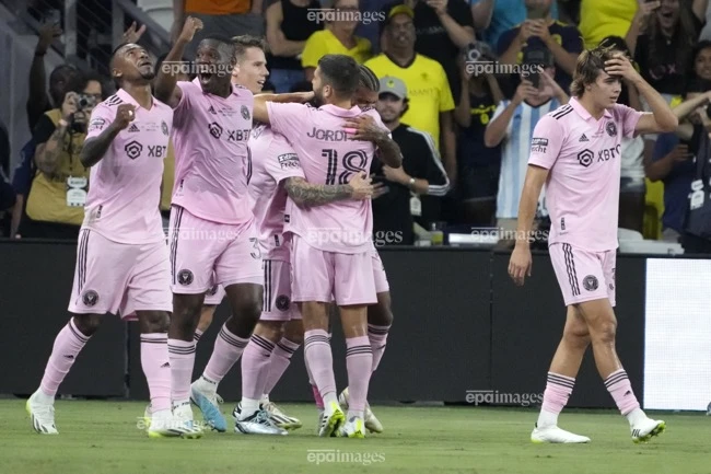 sieu-sao-messi-lai-ghi-2-ban-va-lap-them-ky-luc (3).jpg