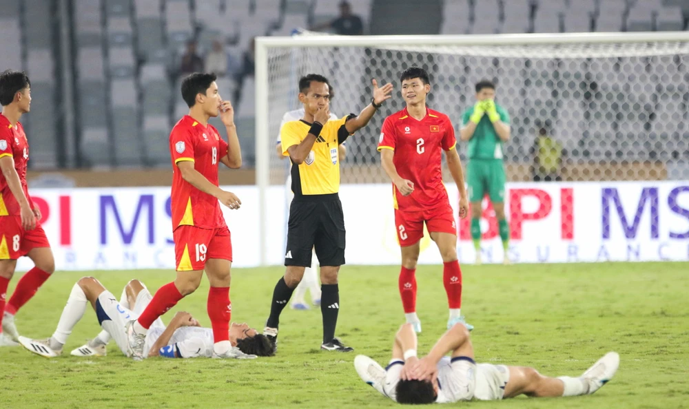 u-23-viet-nam-nhan-loi-thach-thuc-tu-chao-lua-bung-karno (2).jpg