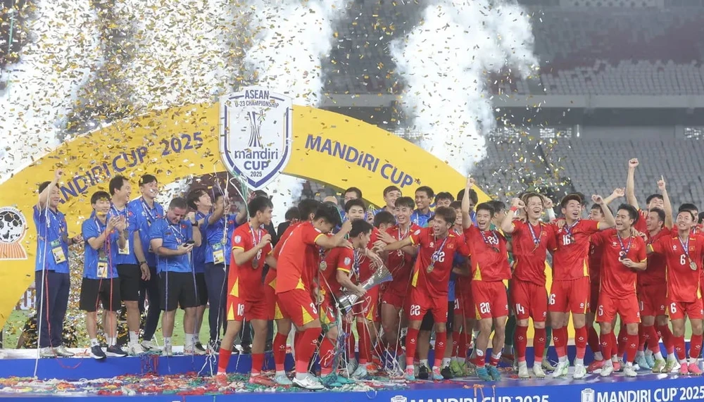 phan-thuong-lon-cho-doi-tuyen-u-23-viet-nam (3).jpg