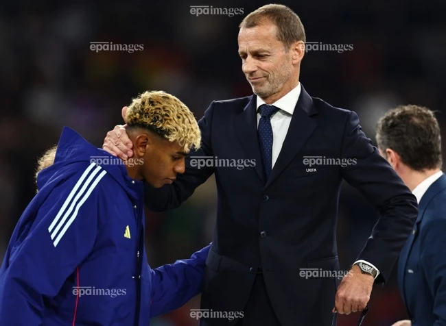 dung-dat-ganh-nang-len-vai-tieu-tuong-yamal (3).jpg