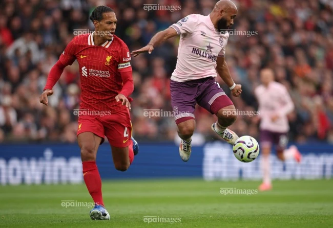 clb-manchester-united-dung-day-tu-dong-tro-tan (3).jpg