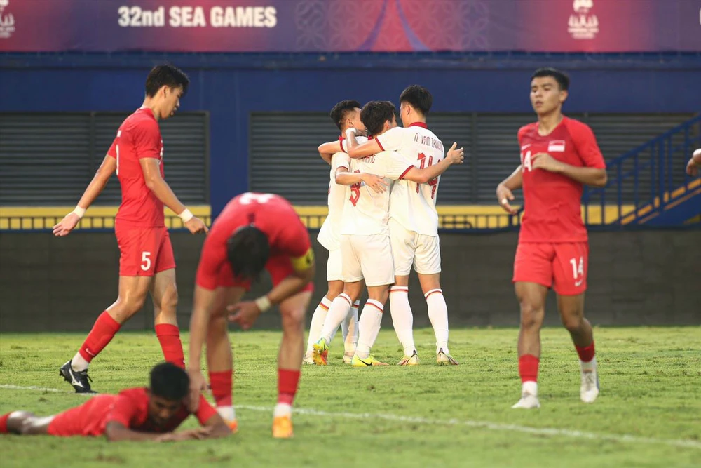 singapore-gay-soc-loai-soh-rui-yong-va-khong-cu-doi-u-22-du-sea-games-33 (4).jpg