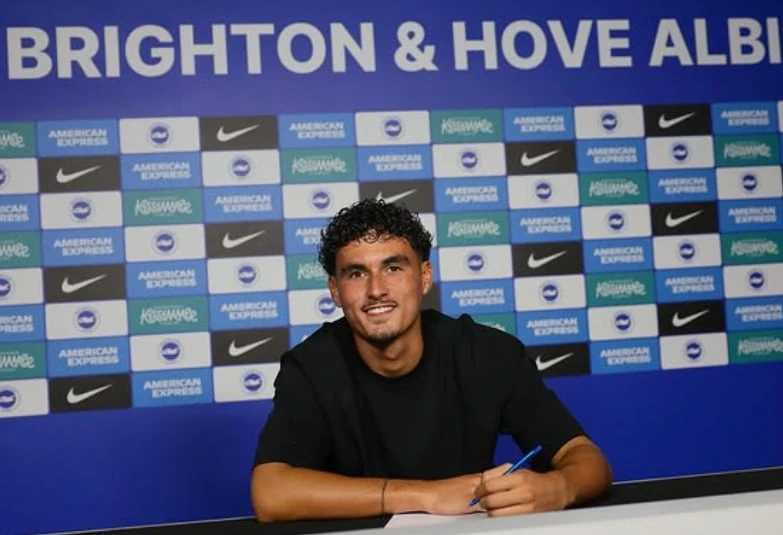 danh thủ Rio Ferdinand