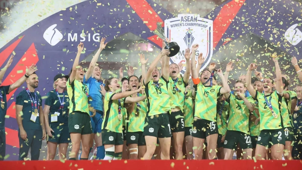 khi-nguoi-uc-ve-lai-ban-do-bong-da-dong-nam-a (3).jpg