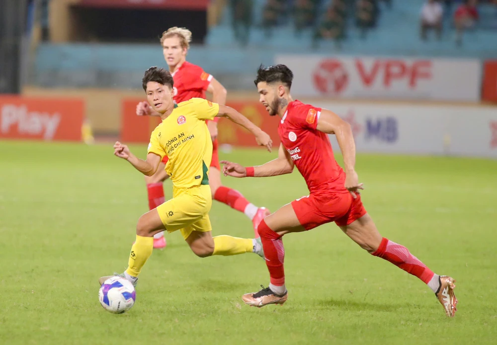 clb-cong-an-tp-hcm-thua-nang-va-man-trinh-dien-cua-tan-binh (2).jpg