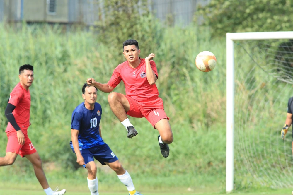 tran-cau-y-nghia-binh-tri-dong-huu-nghi-fc-bong-da-noi-dai-tinh-doan-ket (13).JPG