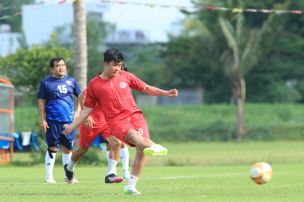 tran-cau-y-nghia-binh-tri-dong-huu-nghi-fc-bong-da-noi-dai-tinh-doan-ket (14).JPG