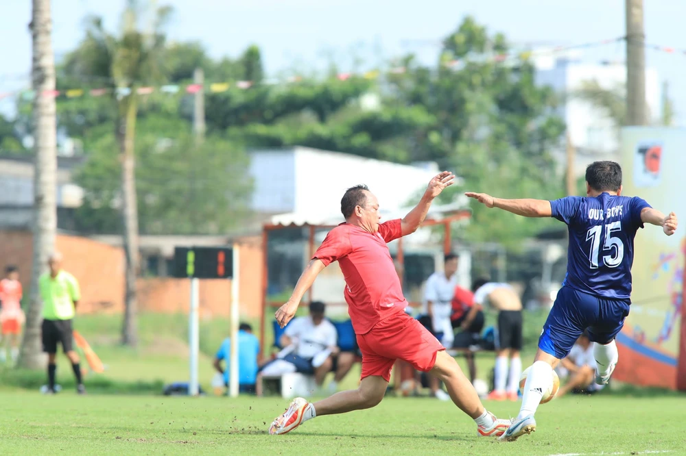 tran-cau-y-nghia-binh-tri-dong-huu-nghi-fc-bong-da-noi-dai-tinh-doan-ket (15).JPG