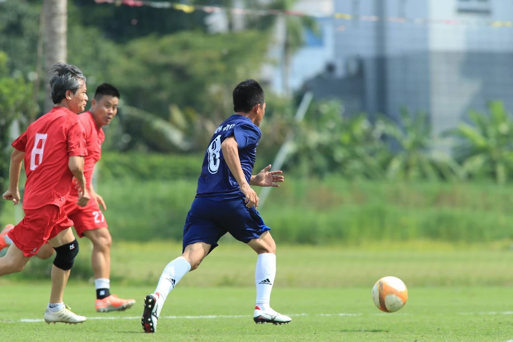 tran-cau-y-nghia-binh-tri-dong-huu-nghi-fc-bong-da-noi-dai-tinh-doan-ket (6).JPG