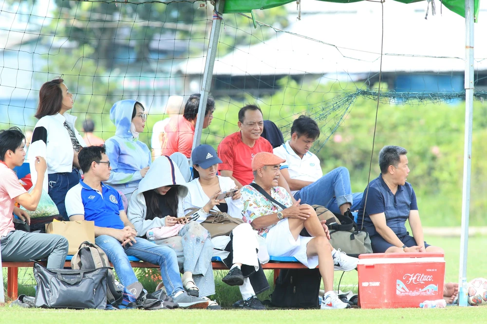 tran-cau-y-nghia-binh-tri-dong-huu-nghi-fc-bong-da-noi-dai-tinh-doan-ket (9).JPG