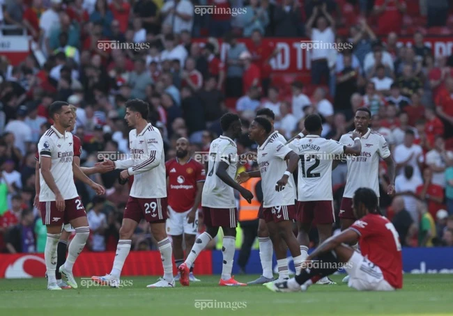 bom-tan-bi-xit-o-clb-manchester-united (1).jpg