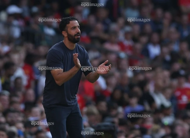 bom-tan-bi-xit-o-clb-manchester-united (2).jpg