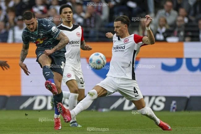 bom-tan-bi-xit-o-clb-manchester-united (5).jpg