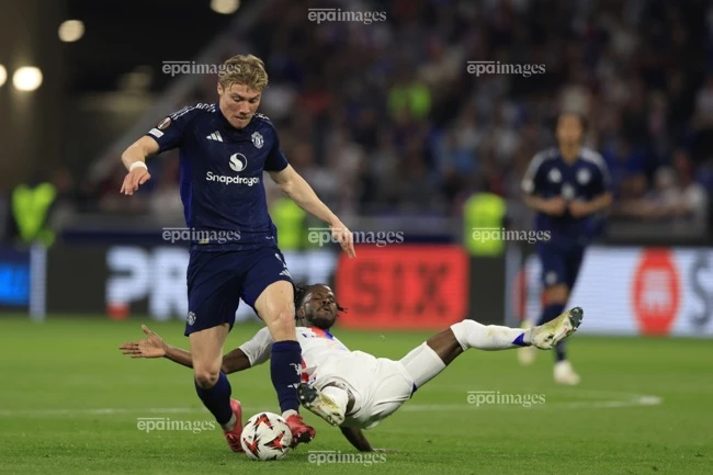 tiền đạo Hojlund