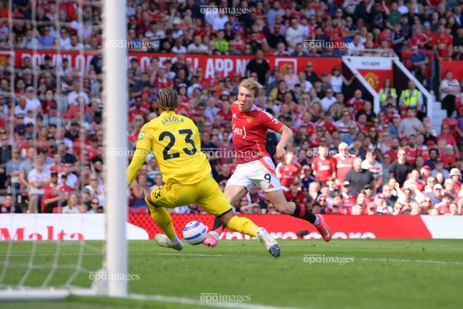 mat-cho-choi-o-mu-tien-dao-hojlund-gia-nhap-napoli (4).jpg