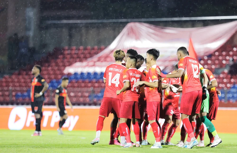 shb-da-nang-lam-nguy-duong-kim-vo-dich-sua-sai (2).jpg