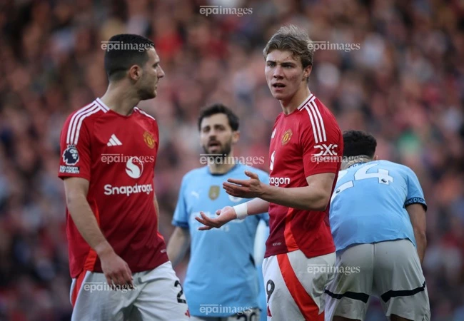 tiền đạo Hojlund